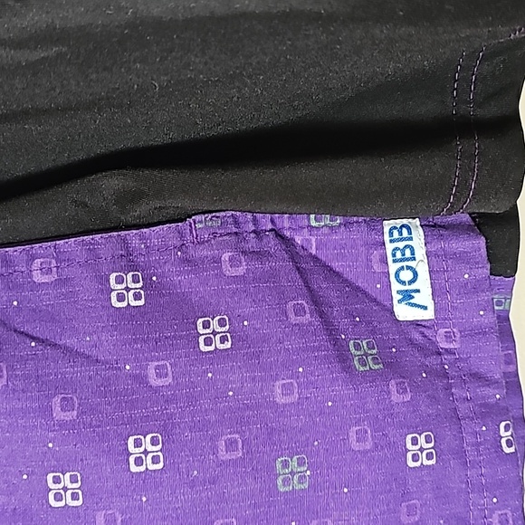 Multiple Scrubs Shirts Large - Picture 9 of 9